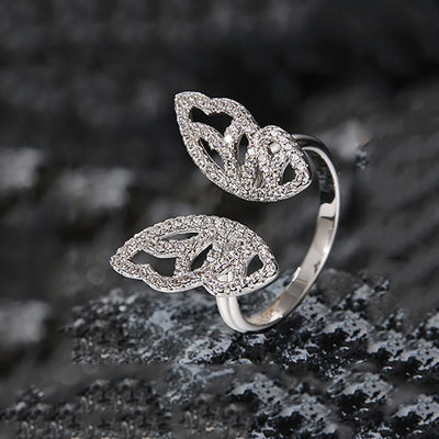 Sommerfugl Ring med Moissanite