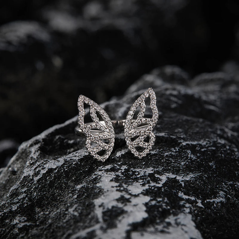 Sommerfugl Ring med Moissanite